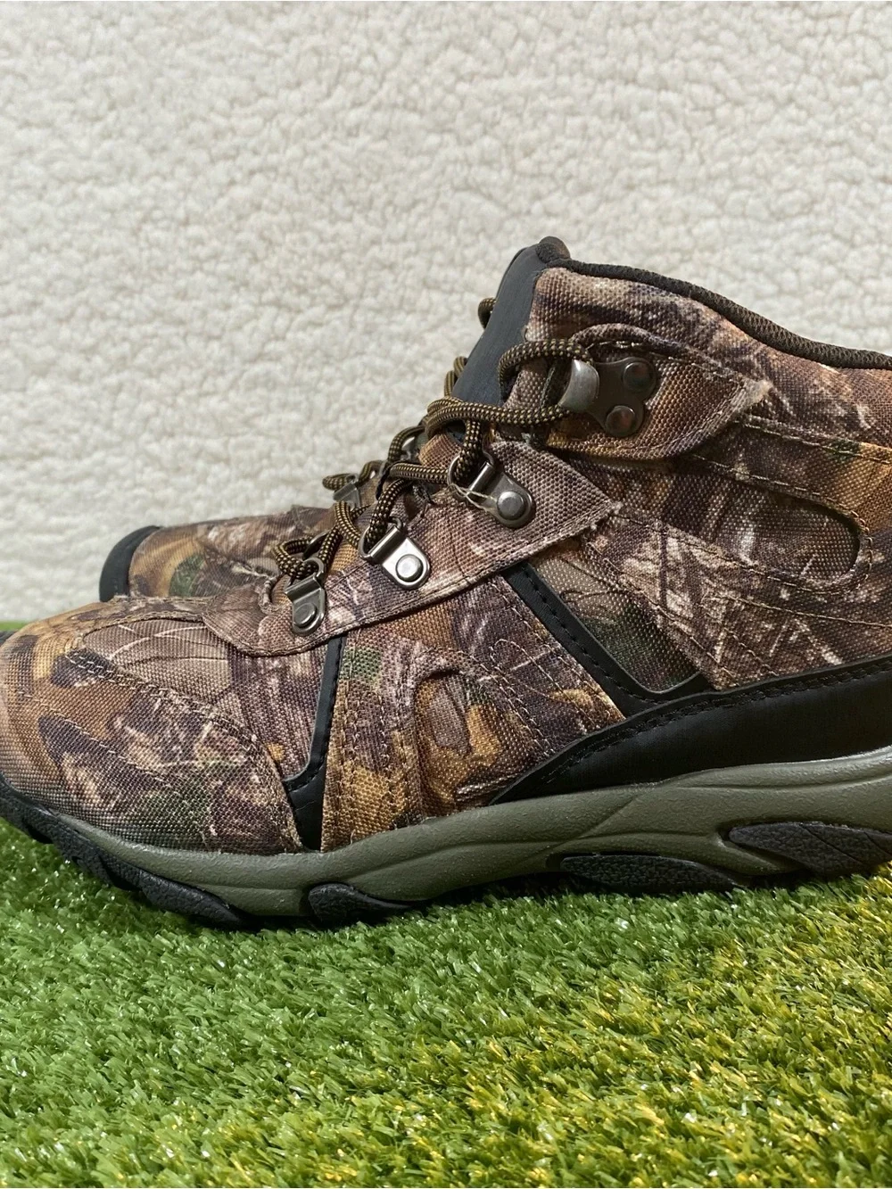 Ozark Trail Camouflage Hiking Boots Boys Size 6 Lace Up Green Brown